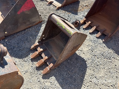 18 in Backhoe Rear Bucket