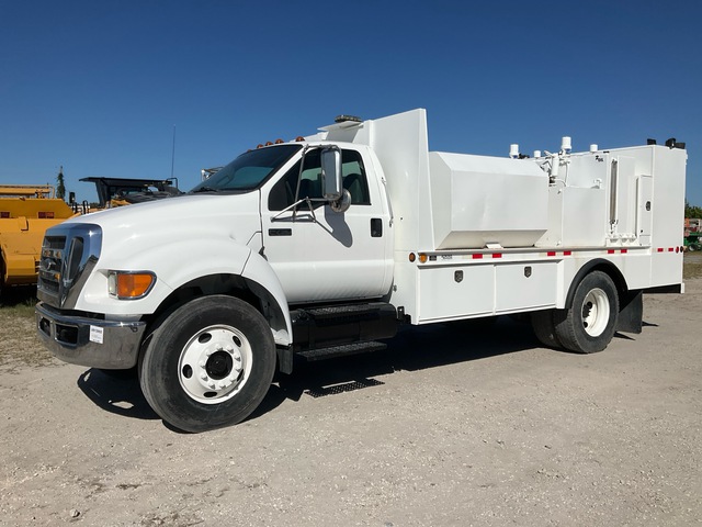 2011 Ford F-750 XL 4x2 Fuel and Lube Truck
