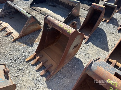 22 in Digging Backhoe Rear Bucket
