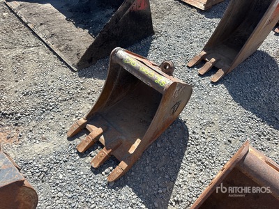 16 in Backhoe Rear Bucket