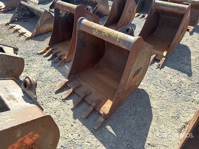 28 in Digging Backhoe Rear Bucket