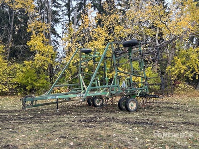 1989 Cerial Implements 279 32 ft Cultivador