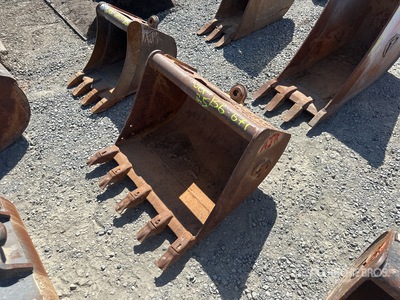 28 in Q/C Backhoe Rear Bucket