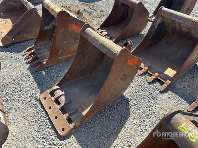 22 in Cleanup Backhoe Rear Bucket
