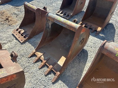 28 in Digging Backhoe Rear Bucket