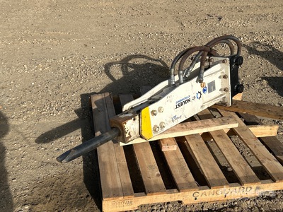 Conquest Series 300 Hydraulic Breaker