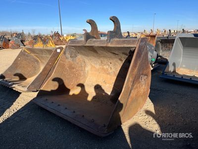 CWS 72 in Q/C Cleanup Excavator Bucket - Fits Hitachi ZX350