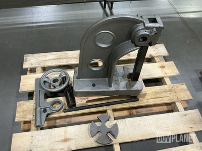 HHIP B600-3401 3-Ton Ratchet Type Arbor Press