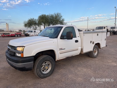 2006 Chevrolet Silverado 2500HD 4x2 Utility Truck