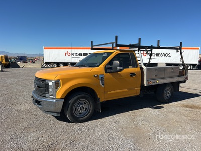 2019 Ford F-250 XL 4x2 Camion à Plateau