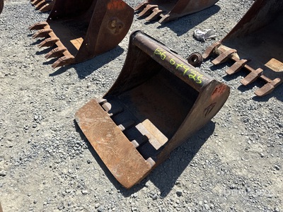 22 in Q/C Backhoe Rear Bucket