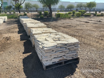 Quantity of (10) Pallets of Austin Texas Sunflower Blend Sawn 4 - 8 in Thin Veneer Stone (Unused)
