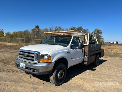 2000 Ford F-450 4x2 Flatbed Truck
