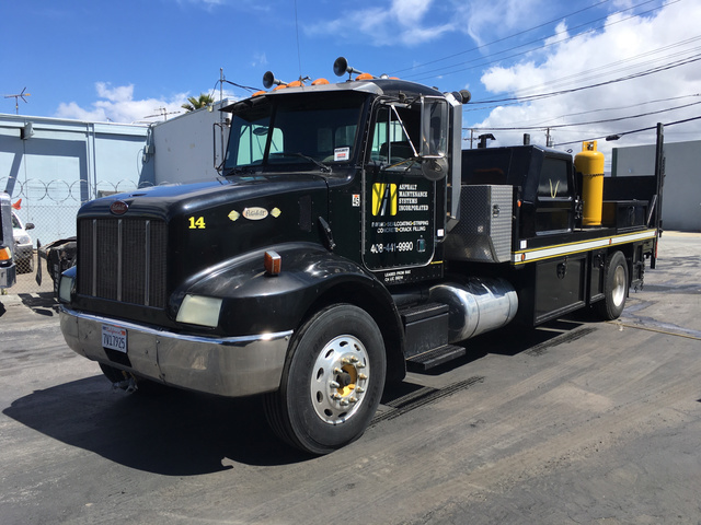 1999 Peterbilt 330 Crack Sealer Truck