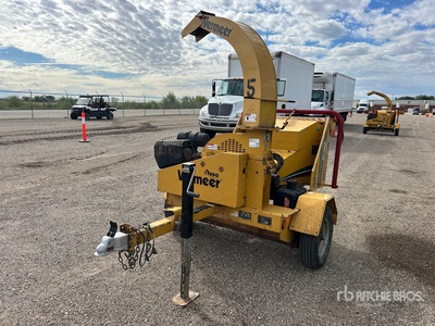 2015 Vermeer BC700CL Tow-Behind Wood Chipper