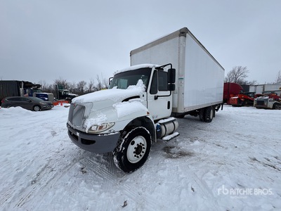 2018 International 4300 4x2 Moving Van Truck
