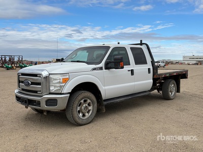 2015 Ford F-350 XLT 4x4 Crew Cab Flatbed Truck