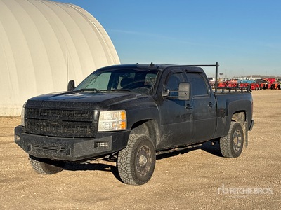 2010 Chevrolet Silverado 2500HD 4x4 Crew Cab Pickup