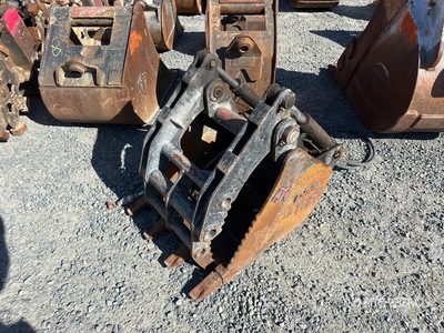 2019 DB 22 in Backhoe Rear Bucket