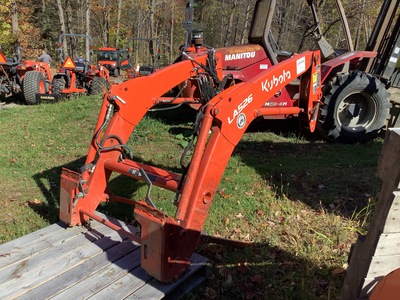 2023 Kubota LA526 Front Loader Attachment