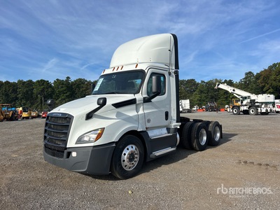 2019 Freightliner Cascadia 126 6x4 T/A Day Cab Truck Tractor