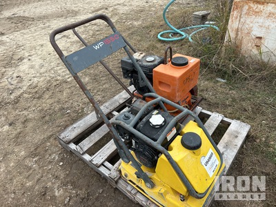 1 Mikasa and 1 Whacker Plate Tamp Divers - Industriel