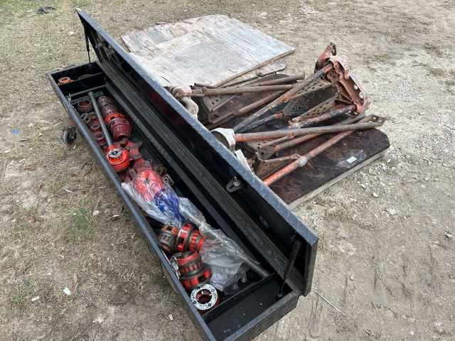 Ridgid Pipe Threader and Stands