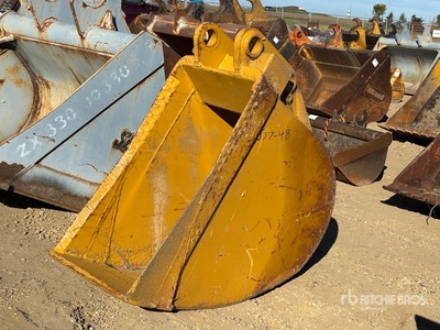 21 in Q/C Cleanup Excavator Bucket