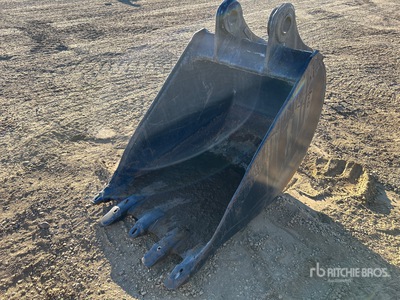 34 in Digging Excavator Bucket