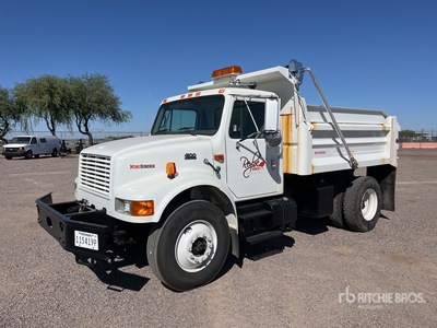 1998 International 4900 4x2 S/A Dump Truck