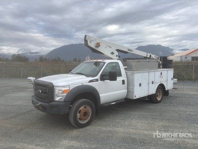 Versalift TEL29NE-03 29 ft on 2015 Ford F-550 4x2 Cable Placer Bucket Truck