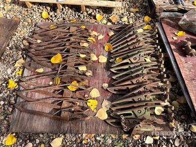 Qty of Crop lifters, Shanks, Cultivator shoes, Fingers & Clevis Pièces diverses