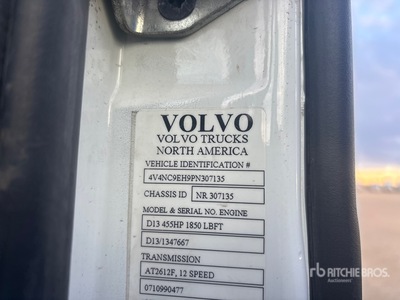 2023 Volvo VNL 6x4 3- Achs Sattelzugmaschine mit Schlafkabine