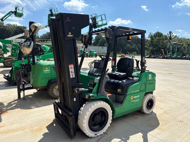 2015 Mitsubishi FG30N