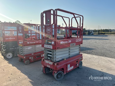 2019 MEC Micro 26 Electric Scissor Lift