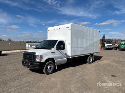 2019 Ford E450 4x2 Van Truck