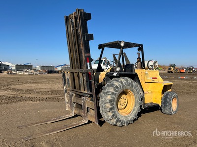 Sellick 800 8000 lb Pneumatic Tire Forklift (Inoperable)