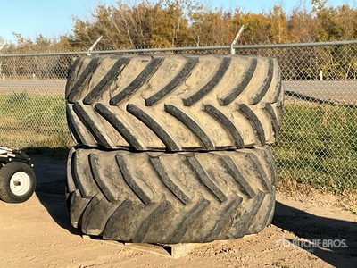Quantity of (2) 800/70R38 Équipements pour pneus