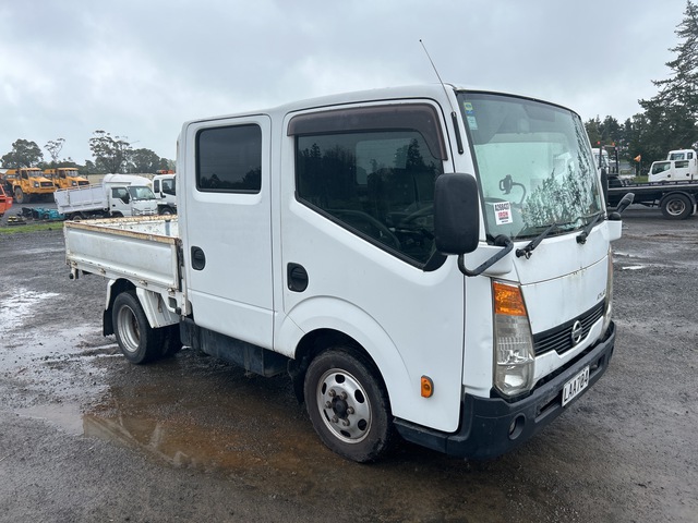 2011 Nissan Atlas 4x2 Crew Cab Table Top Truck 2011 Nissan Atlas 4x2 Crew Cab Table Top Truck