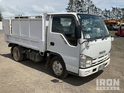 2009 Isuzu ELF 4x2 Camión volquete