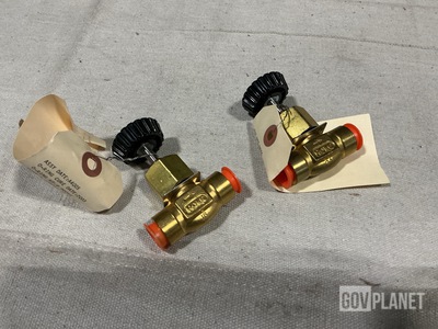 (2) Circor Instrumentation 10220-4 Globe Valves