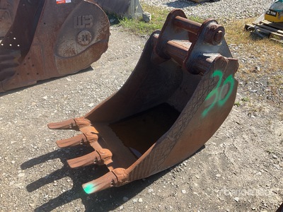 32 in Digging Excavator Bucket - Fits Excavator