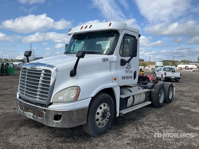 2016 Freightliner Cascadia 125 6x4 T/A Day Cab Truck Tractor