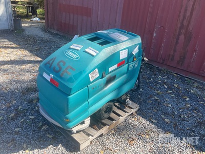 Tennant 5700XP Walk-Behind Floor Scrubber