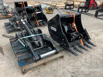 Doosan 36 in Bucket w/ Thumb & Coupler (Unused)