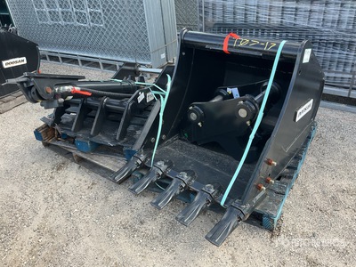 35 in Bucket w/ Thumb & Coupler 機械の付属品 (Unused)