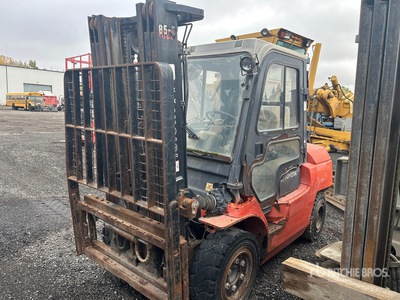 2011 Toyota 7FGU35 7000 lb Cushion Tire Carretilla Elevadora (Inoperable)