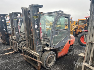 2015 Toyota 8FDU30 5600 lb Cushion Tire Forklift (Inoperable)