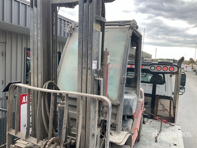 2015 Toyota 8FDU30 Forklift (Inoperable)