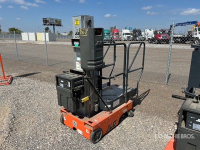 2005 JLG Vertical Mast Lift